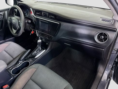 Used 2018 Toyota Corolla LE w/ Carpet Mat Package (TMS) FWD image 29