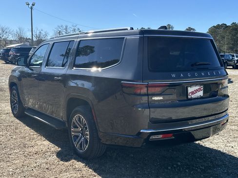 Used 2024 Jeep Wagoneer L Series II image 7