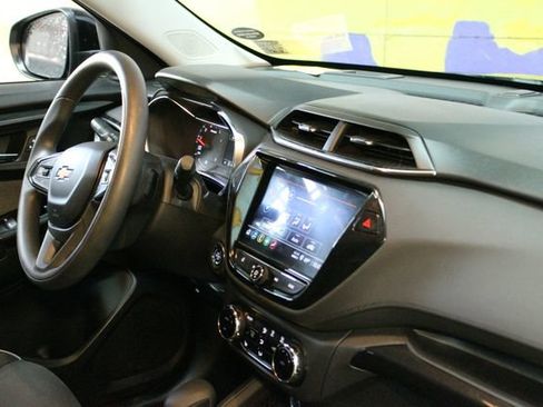 Used 2023 Chevrolet TrailBlazer LT w/ Convenience Package AWD/4WD image 10