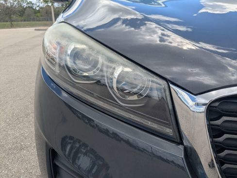 Used 2019 Kia Sorento FWD image 10