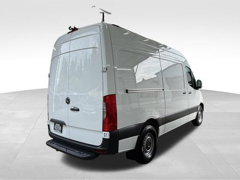 Used 2024 Mercedes-Benz Sprinter 2500 image 6
