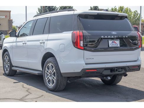 Used 2025 Ford Expedition Active AWD/4WD image 5