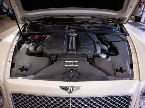 Used 2018 Bentley Bentayga image 66