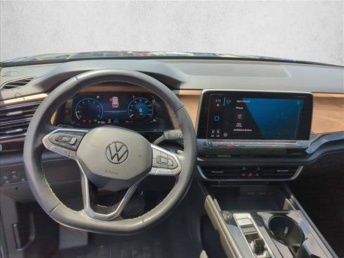 Used 2024 Volkswagen Atlas SE FWD image 12