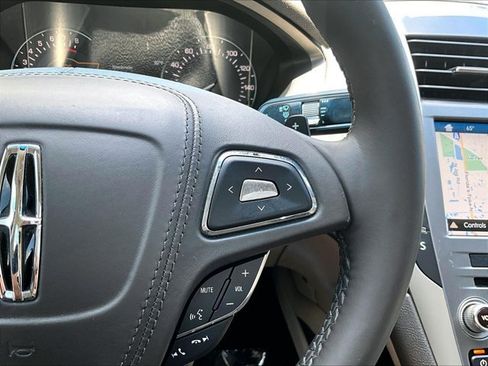 Used 2017 Lincoln MKZ Reserve w/ Climate Package FWD image 21