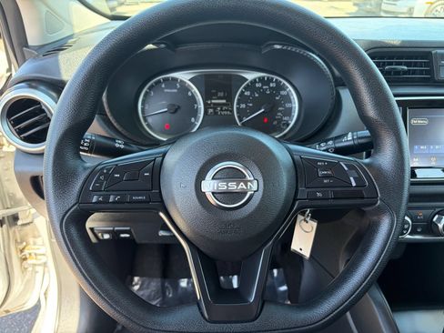 Used 2025 Nissan Versa S w/ Trunk Package FWD image 16