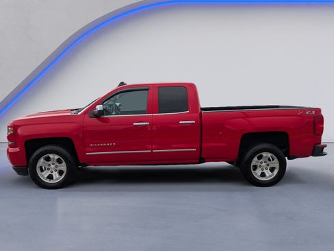 Used 2018 Chevrolet Silverado 1500 LTZ Z71 w/ LTZ Plus Package AWD/4WD image 6