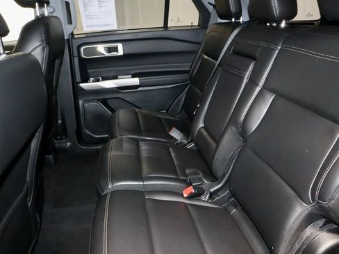 Certified 2022 Ford Explorer XLT w/ Equipment Group 202A image 22