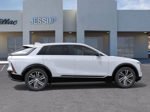 New 2026 Cadillac Lyriq Luxury image 5