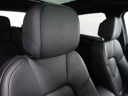 New 2026 Porsche Macan S image 22