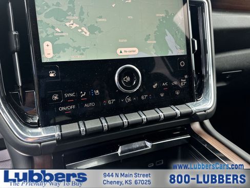 Used 2025 GMC Yukon XL Denali AWD/4WD image 19