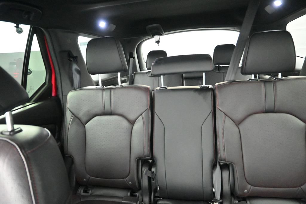 Used 2025 Honda Pilot Black Edition image 16
