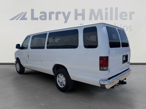 Used 2012 Ford E-350 and Econoline 350 XLT RWD image 3