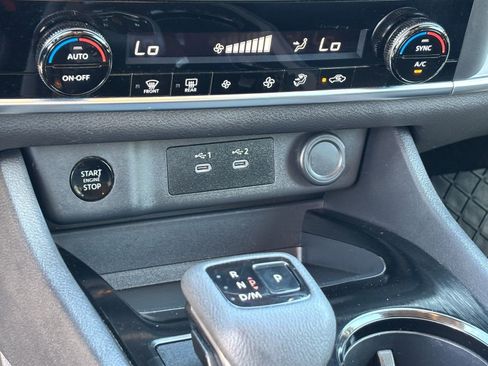 Used 2025 Nissan Rogue SV FWD image 25