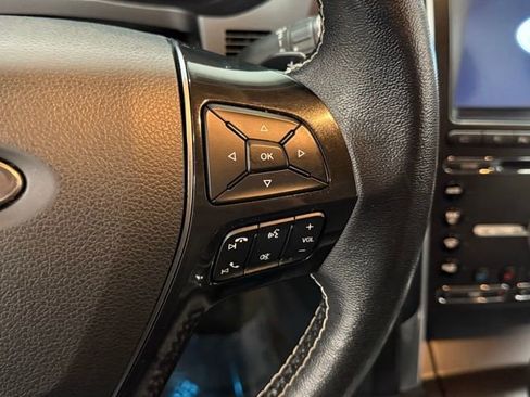 Certified 2017 Ford Explorer Platinum image 18