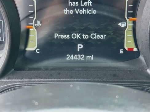 Used 2025 Jeep Gladiator Mojave AWD/4WD image 13