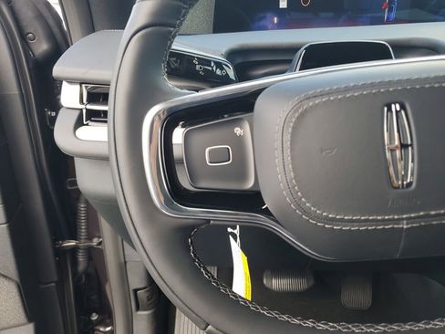 New 2025 Lincoln Navigator Reserve w/ Jet Appearance Package image 25