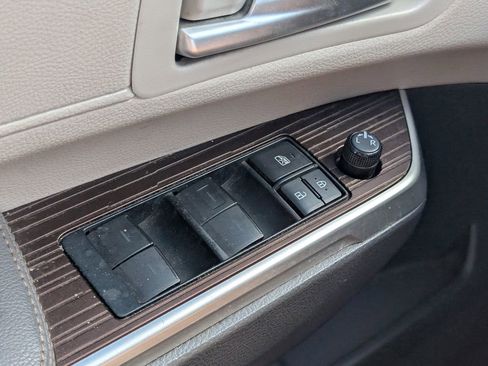 Used 2021 Toyota Sienna XLE image 13