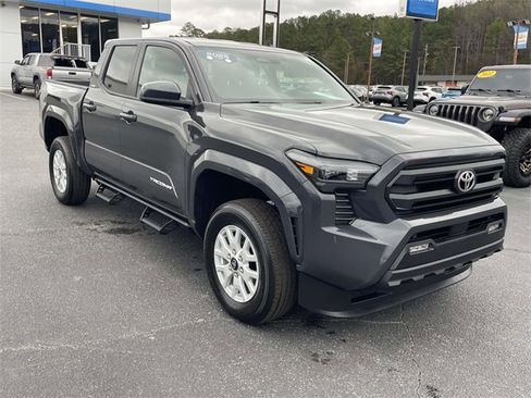 Used 2025 Toyota Tacoma SR5 image 6