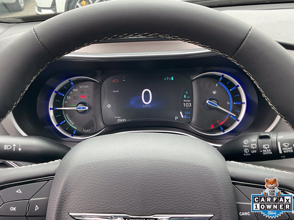 Used 2023 Chrysler Pacifica Limited w/ Uconnect Theater Family Group FWD image 44
