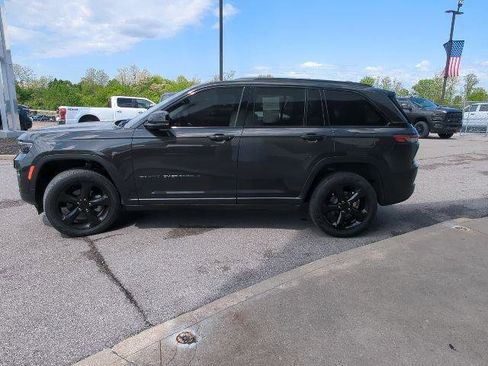 Certified 2024 Jeep Grand Cherokee Limited w/ Black Appearance Package AWD/4WD image 30