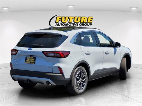 New 2025 Ford Escape SE w/ PHEV Premium Package image 3