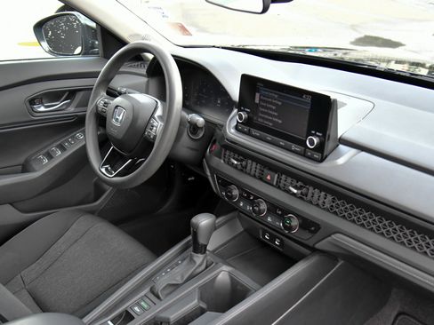 Used 2025 Honda Accord SE image 41