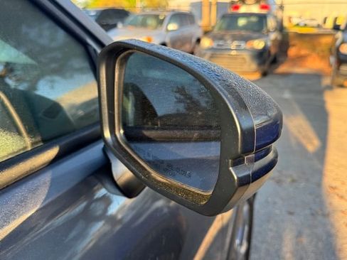 Used 2025 Honda HR-V LX image 10