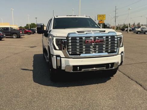 Used 2026 GMC Sierra 3500 Denali w/ Denali Reserve Package AWD/4WD image 3