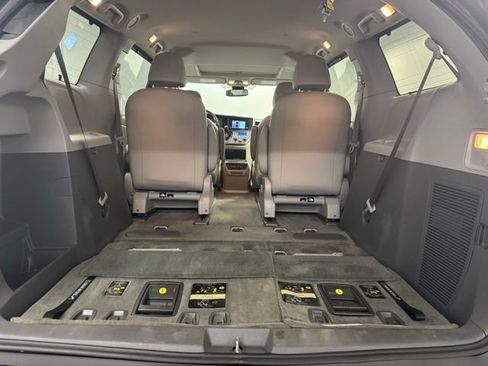 Used 2018 Toyota Sienna XLE AWD/4WD image 40