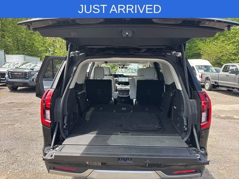 Certified 2025 Ford Expedition Platinum w/ Driver's Package AWD/4WD image 35