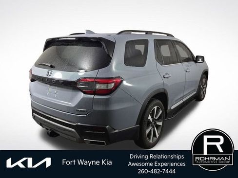 Used 2025 Honda Pilot Touring image 6