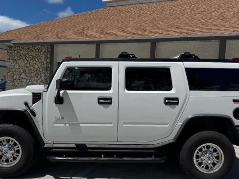 Used 2004 HUMMER H2 w/ Preferred Equipment Group image 8