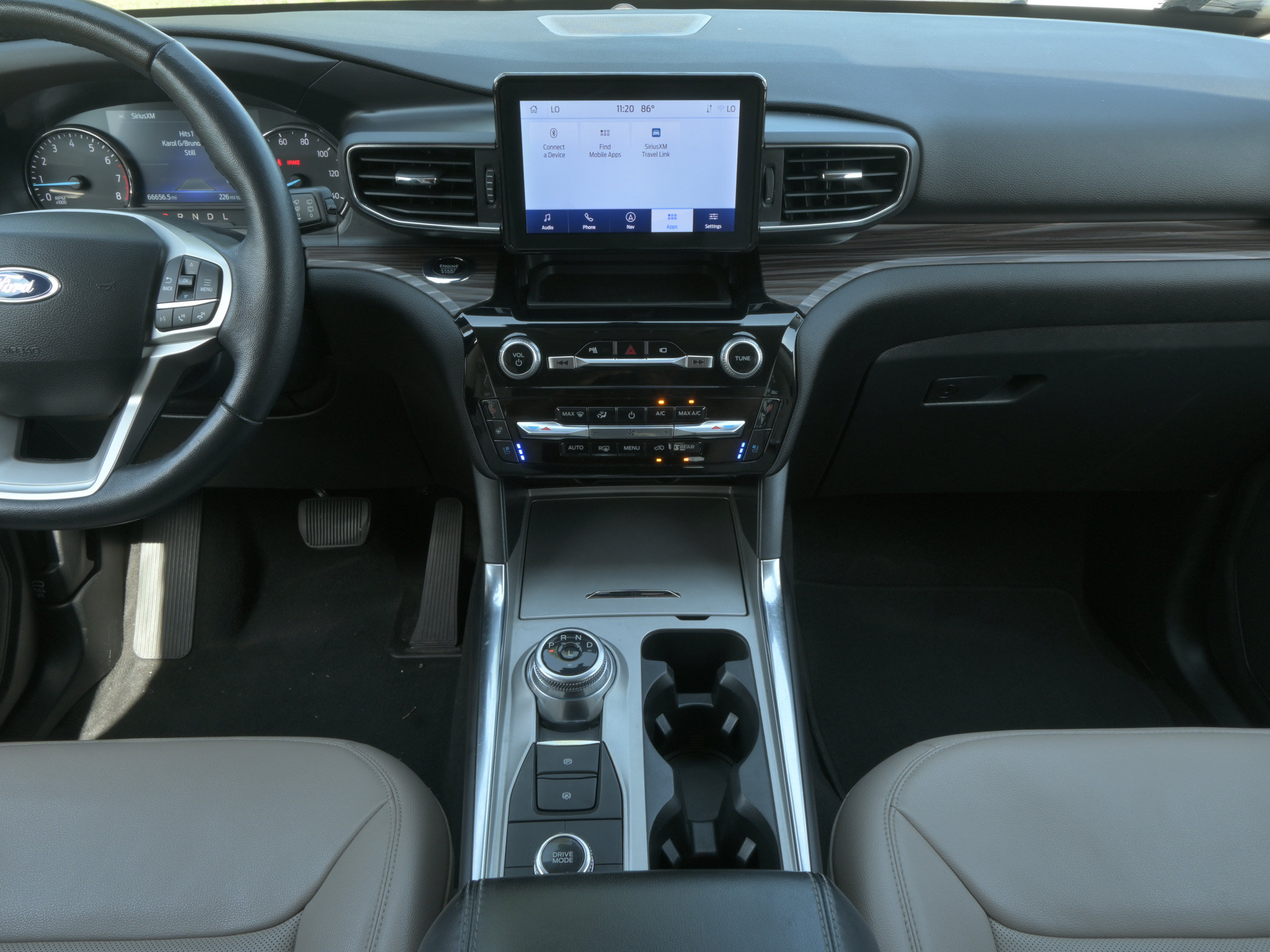 Used 2023 Ford Explorer Limited AWD/4WD image 12