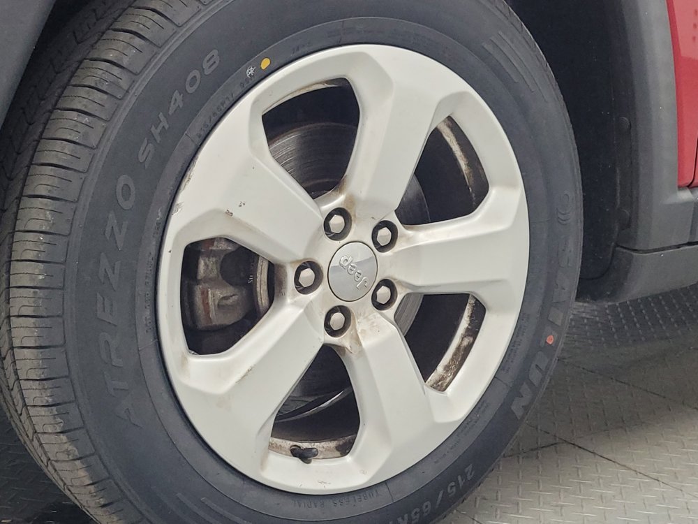 Used 2021 Jeep Compass Latitude FWD image 31