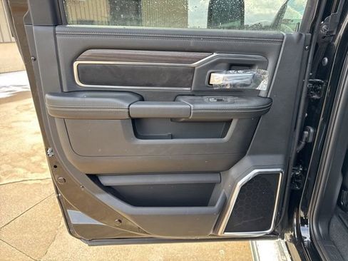 New 2026 RAM 3500 Laramie AWD/4WD image 17