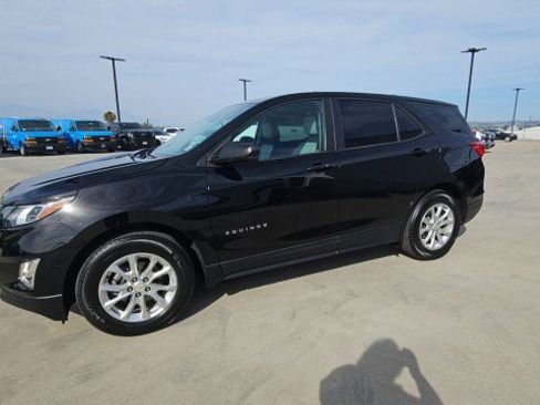 Used 2021 Chevrolet Equinox LS FWD image 4