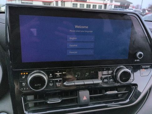 Used 2023 Toyota Highlander Limited image 23