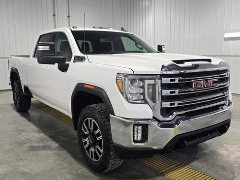 Used 2021 GMC Sierra 2500 SLE w/ SLE Convenience Package image 4
