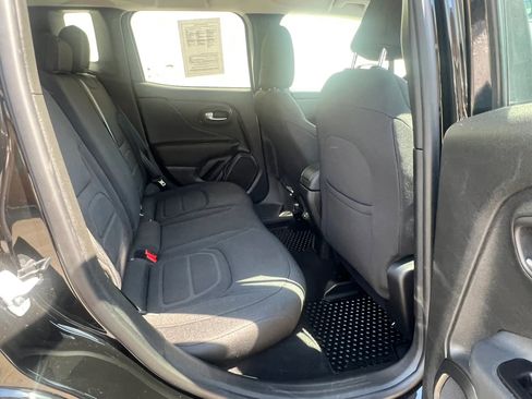 Used 2022 Jeep Renegade Latitude AWD/4WD image 28