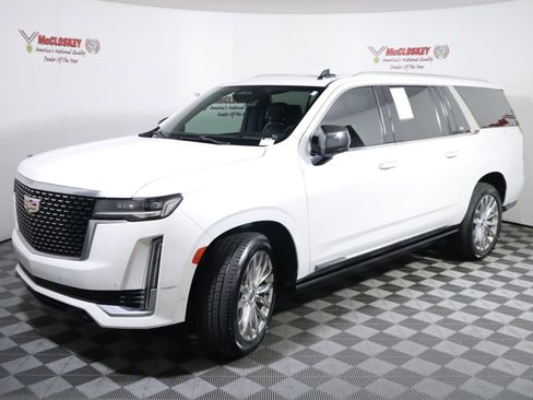 Used 2021 Cadillac Escalade ESV Premium Luxury w/ Driver Assist Tech Package image 18