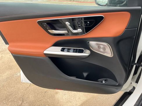 Used 2024 Mercedes-Benz GLC 300 4MATIC image 10