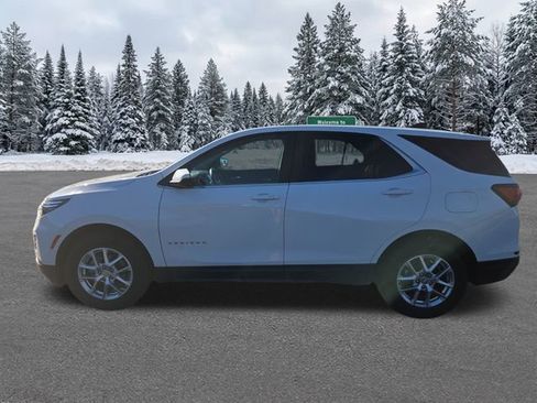 Used 2024 Chevrolet Equinox LT image 2