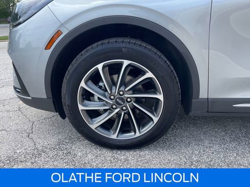 Used 2024 Lincoln Corsair AWD w/ Equipment Group 101A image 27
