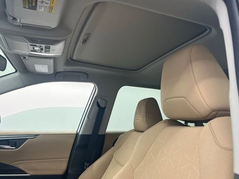 Used 2025 Toyota RAV4 XLE w/ Convenience Package FWD image 9
