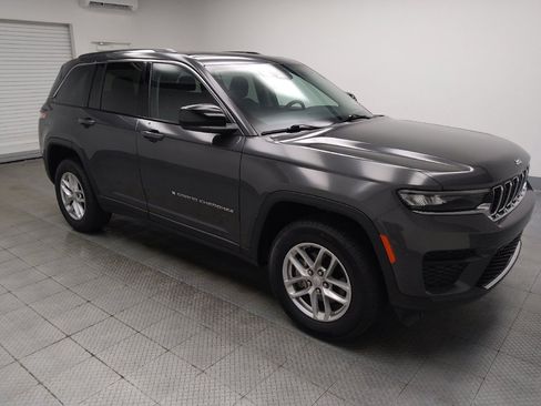 Used 2023 Jeep Grand Cherokee Laredo AWD/4WD image 11