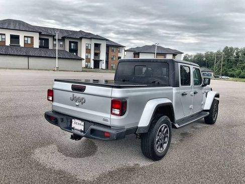 Used 2022 Jeep Gladiator Overland w/ Cold Weather Group AWD/4WD image 14