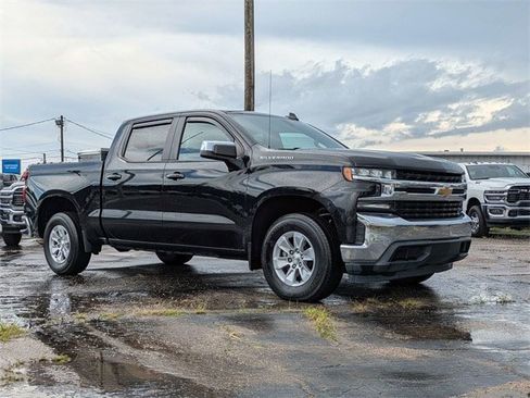 Used 2020 Chevrolet Silverado 1500 LT image 2