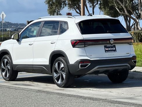 New 2026 Volkswagen Taos SE AWD/4WD image 6