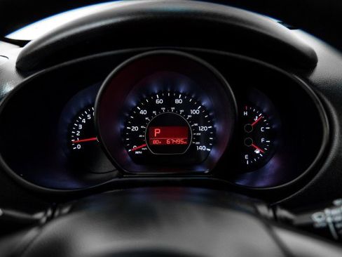 Used 2017 Kia Soul + image 16